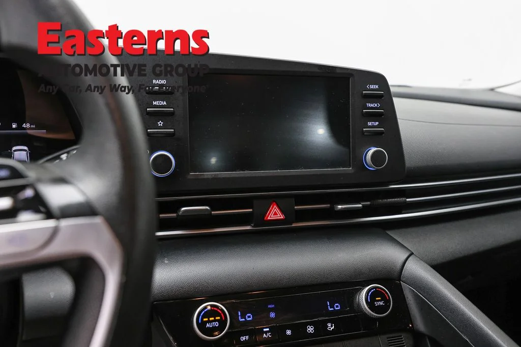 Used 2021 Gray Hyundai SEL image 19