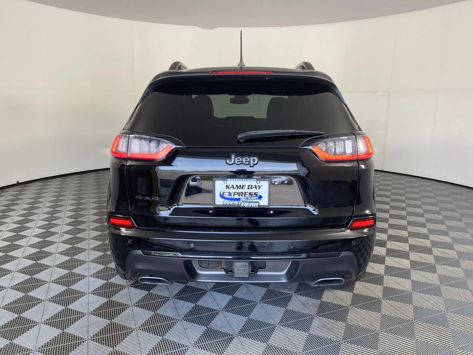Used 2021 Diamond Black Crystal Pearlcoat Jeep High Altitude image 6