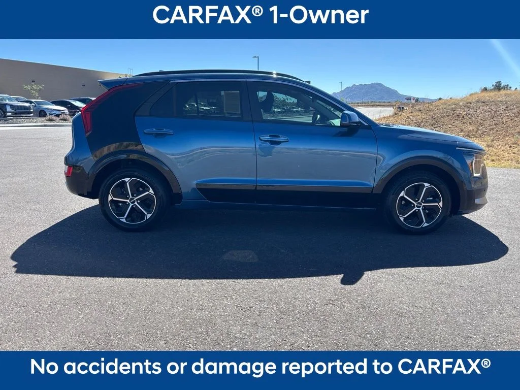 Used 2024 Blue Kia SX image 4
