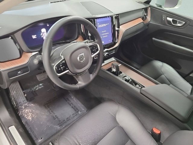 2023 Volvo XC60 Plus - Photo 23