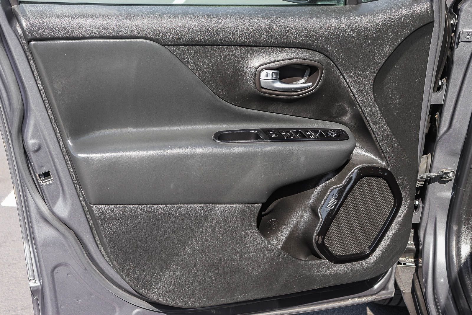 Used 2022 Graphite Gray Jeep Altitude image 26