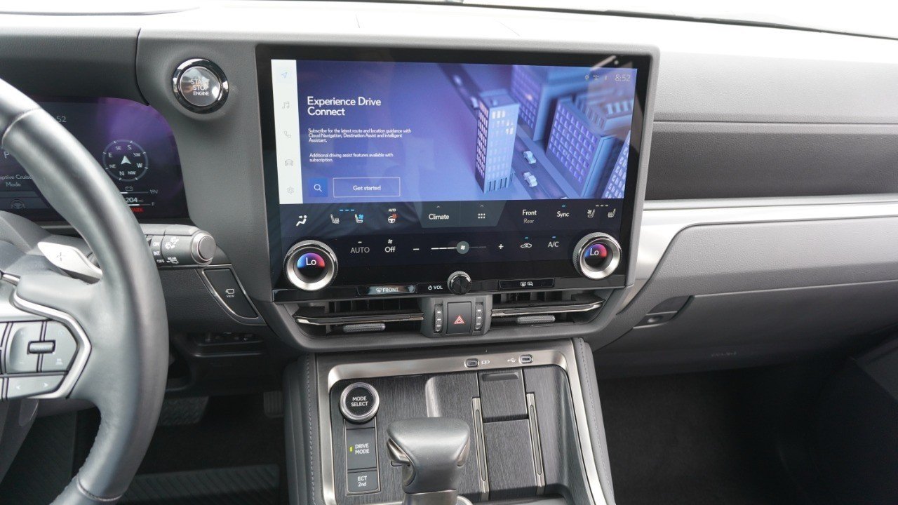 Used 2024 Gray Lexus GX 550 Luxury image 16