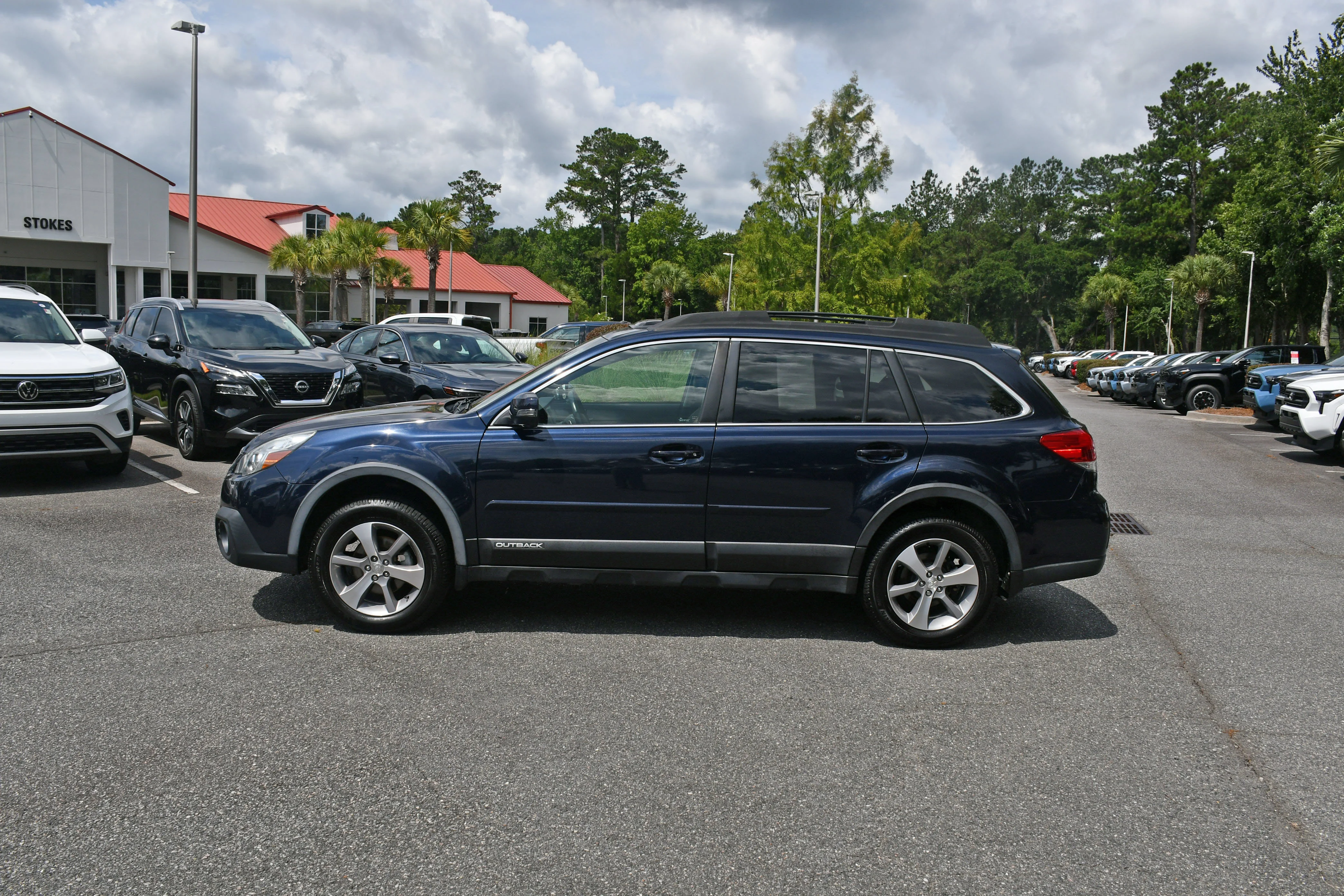 Used 2014 Subaru Outback 2.5i Limited with VIN 4S4BRBPC0E3211968 for sale in Bluffton, SC