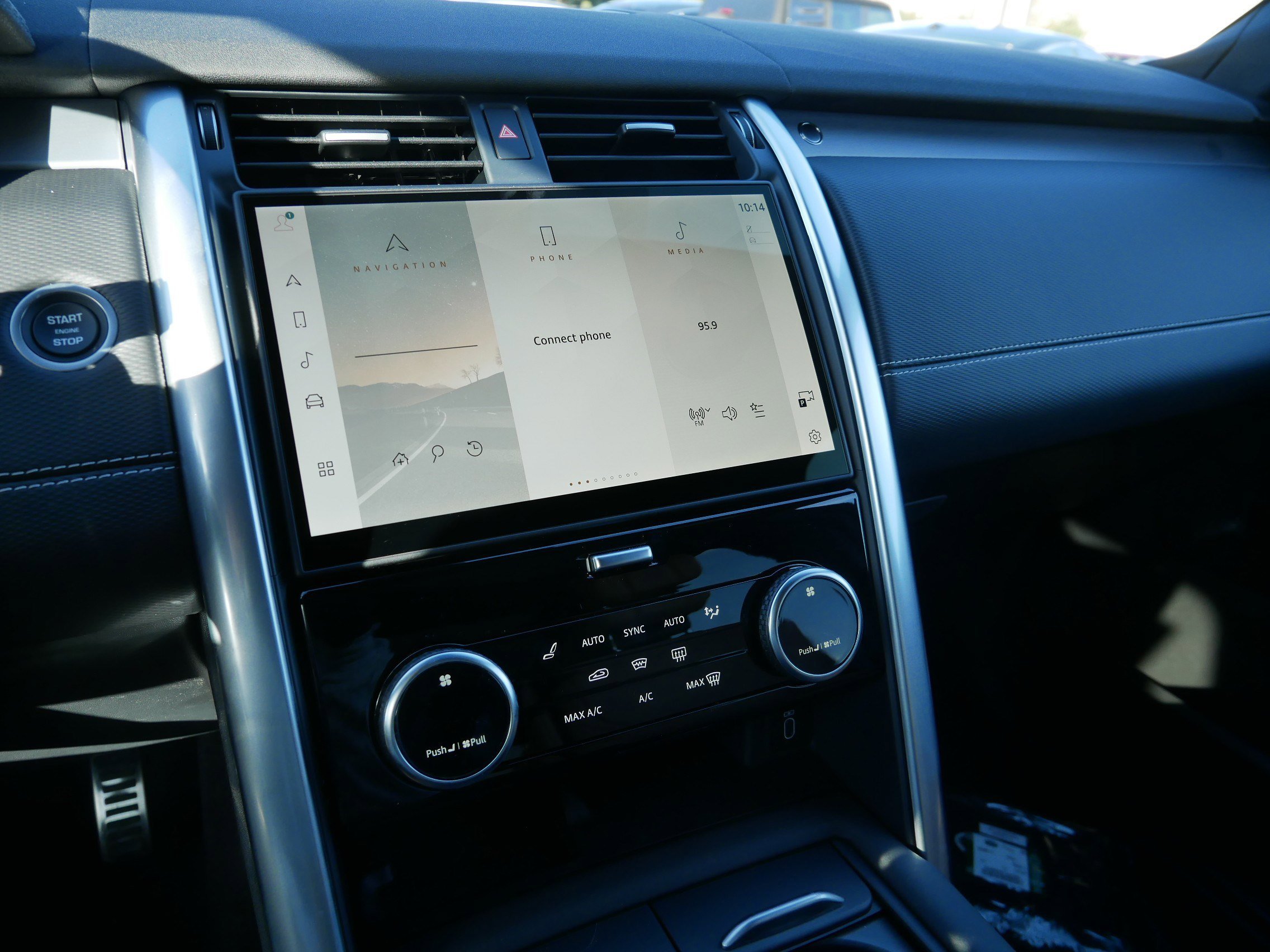 2026 Land Rover Discovery Gemini Edition - Photo 7