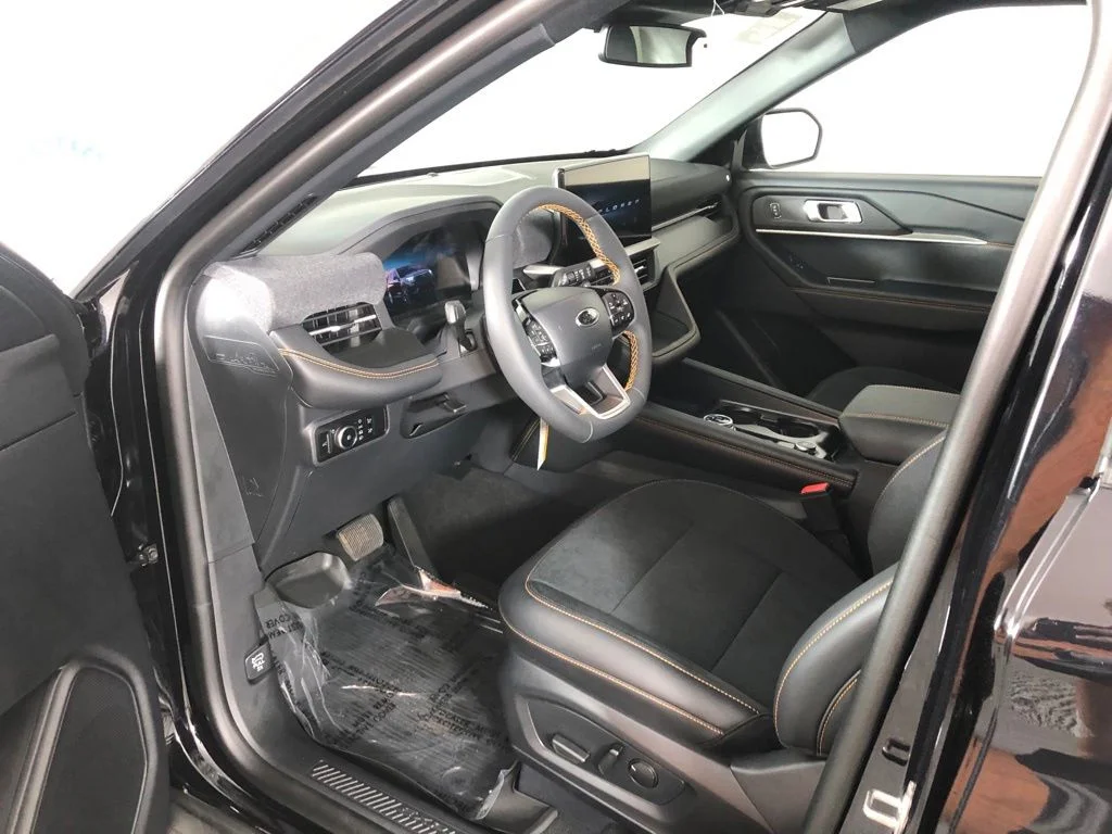 New 2026 Agate Black Metallic Ford Tremor® image 7