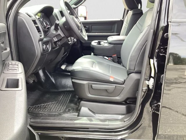 New 2026 Diamond Black Ram TRADESMAN CREW CAB 4X4 6