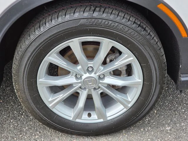 Certified Used 2024 Lunar Silver Metallic Honda EX image 9
