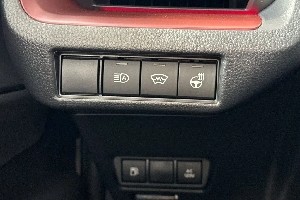 New 2027 Wind Chill Pearl <sup>1</sup> Toyota  XSE image 28