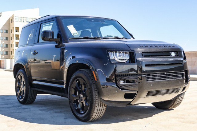 Certified Used 2025 Black Land Rover X-Dynamic SE image 3