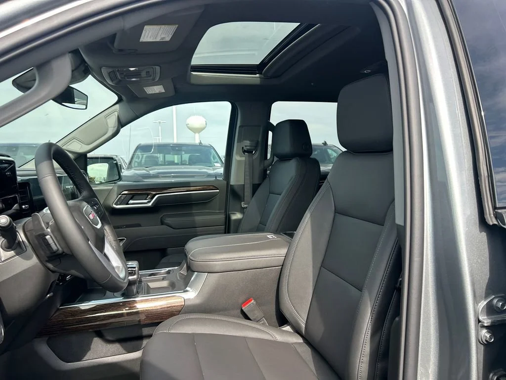 New 2026 Sterling Metallic GMC Elevation image 18