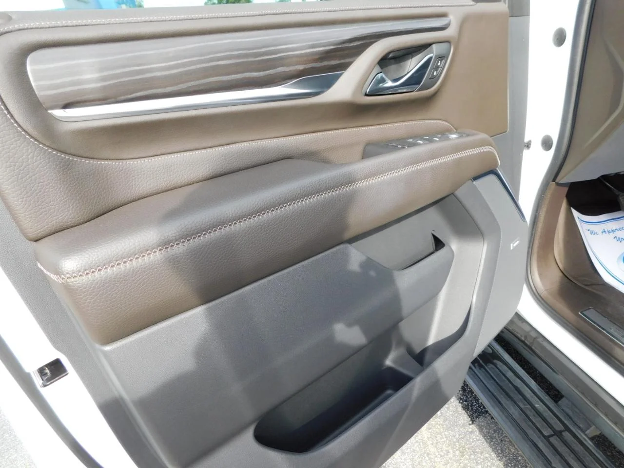 Used 2021 White GMC 4WD 4dr Denali image 36