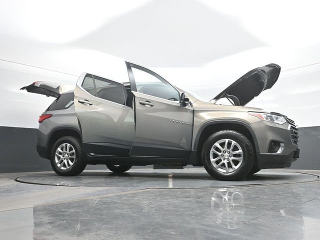 Used 2018 Gray Chevrolet LT image 31