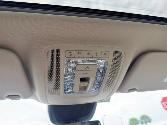 Used 2022 White Mercedes-Benz GLE 350 image 11