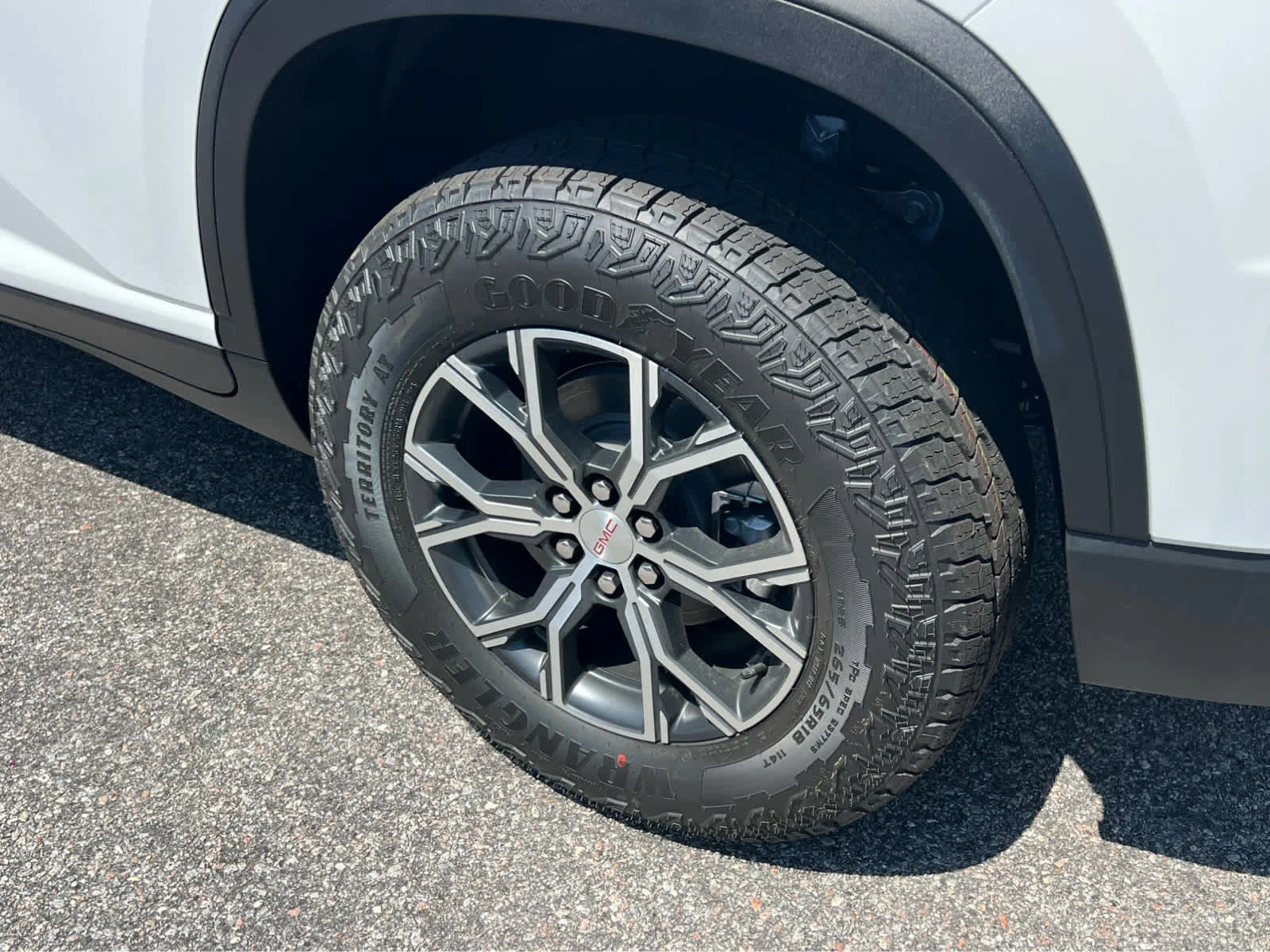 New 2026 Summit White GMC AT4 image 5