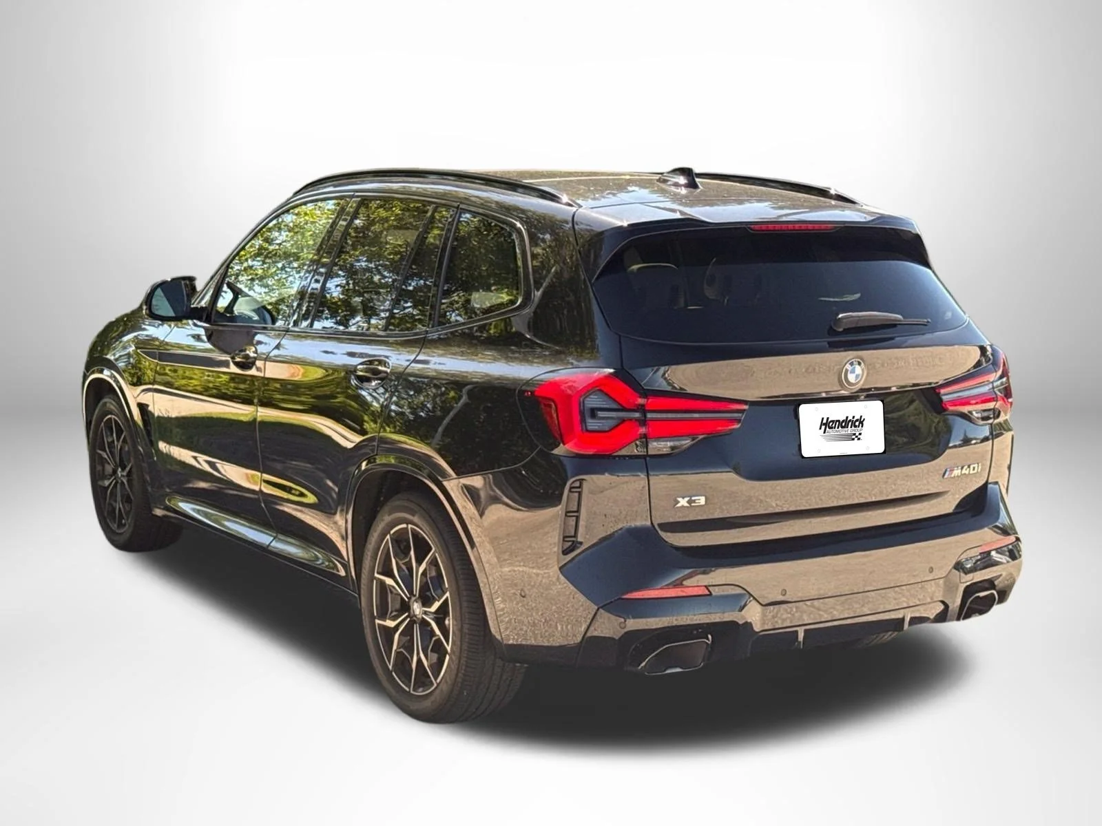 Used 2022 Black Sapphire Metallic BMW M40i image 3