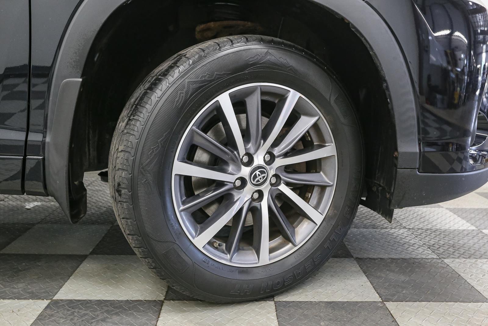 Used 2017 Midnight Black Metallic TOYOTA  image 15