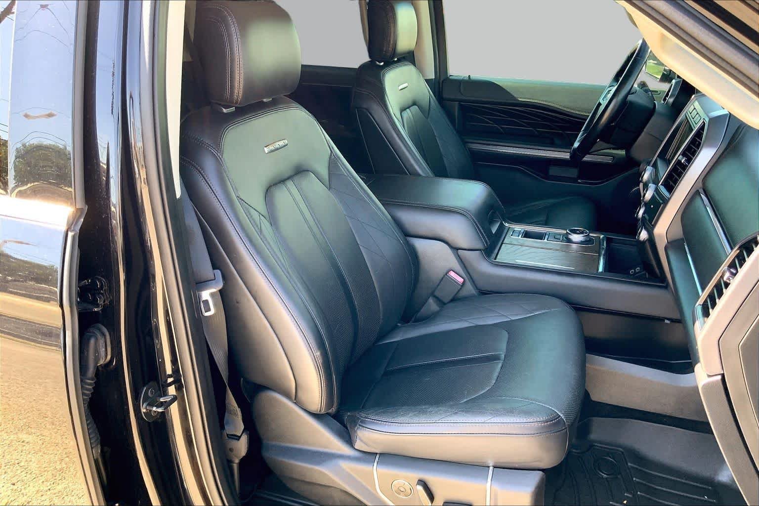 Used 2019 Agate Black Metallic Ford Platinum image 17