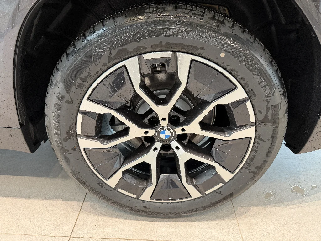 New 2026 Dark Graphite Metallic BMW 30 xDrive image 7