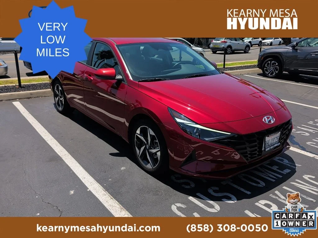Used 2023 Red Hyundai SEL image 1