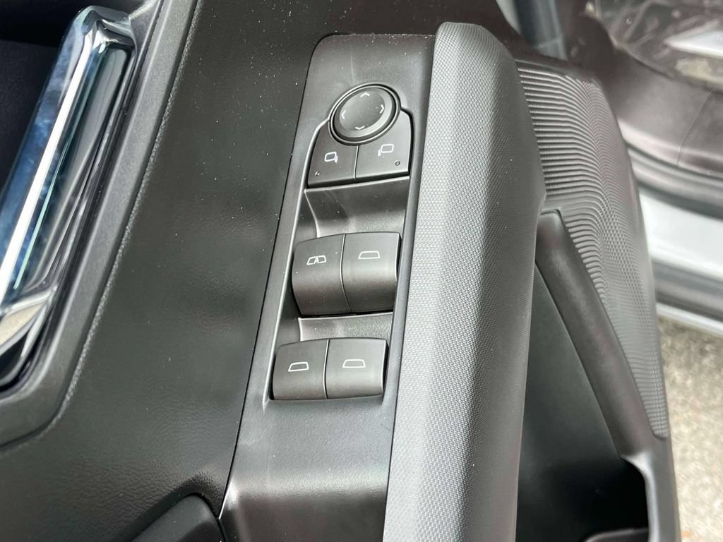 New 2026 Sterling Metallic GMC Elevation image 19