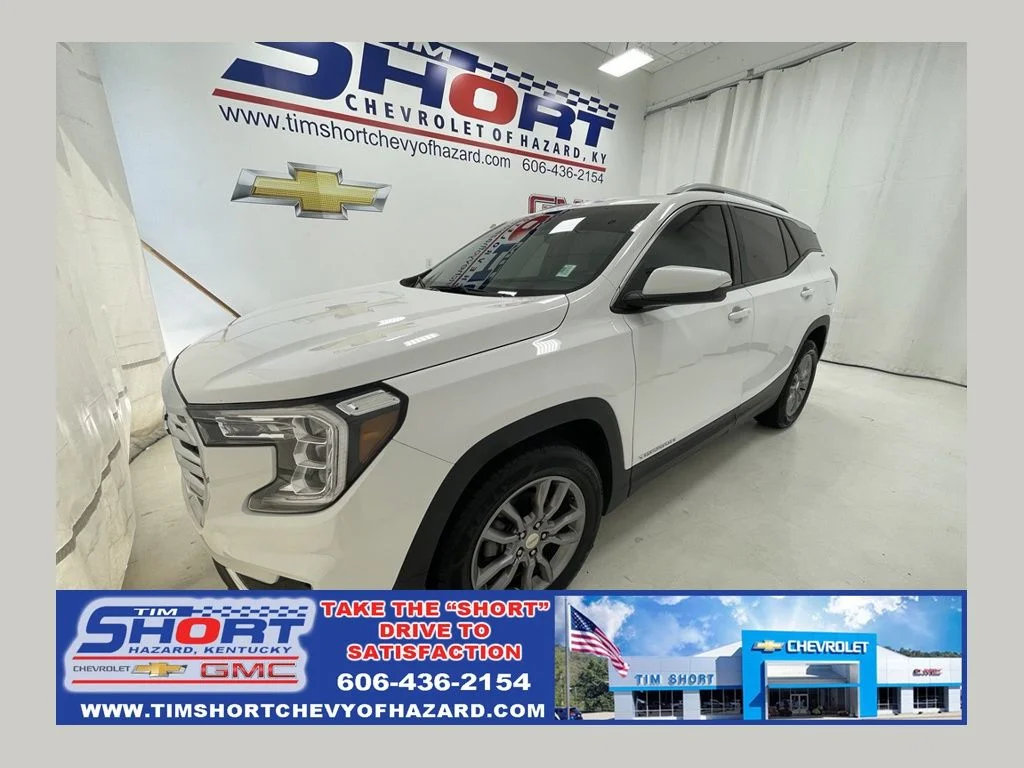 Used 2022 White GMC SLT image 1