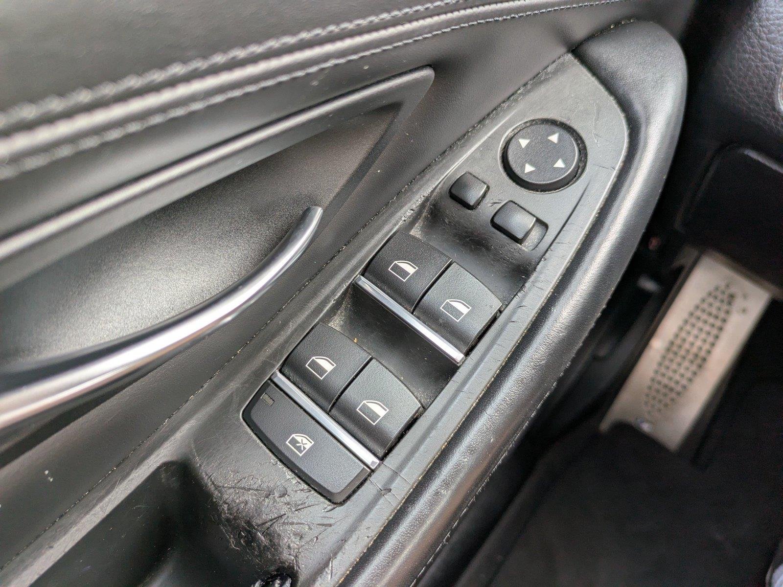 Used 2015  BMW 535i xDrive image 23