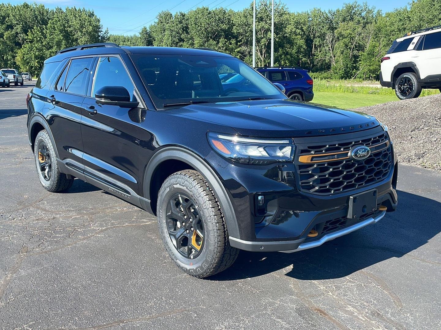 New 2026 Agate Black Metallic Ford Tremor® image 8
