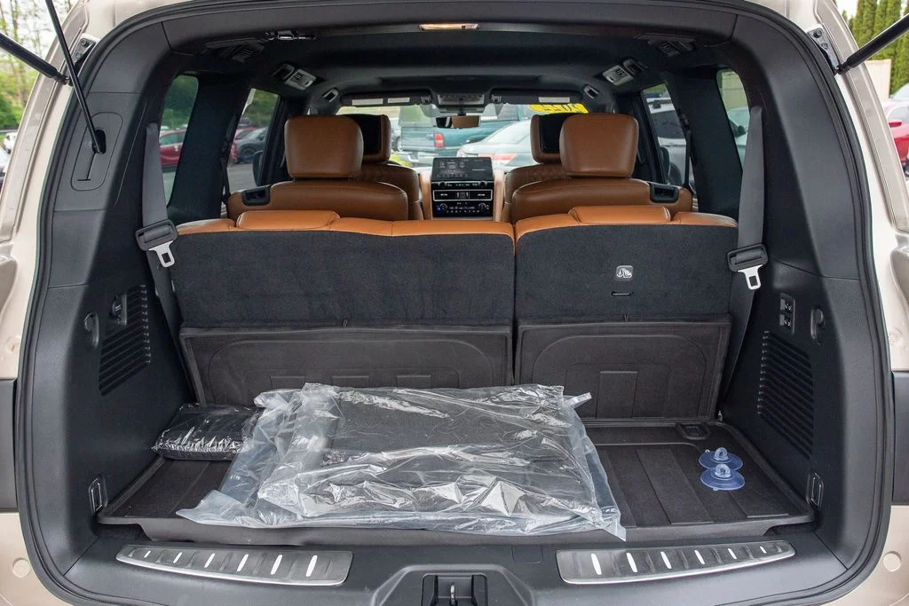 Used 2022 Champagne INFINITI 4WD Sensory image 21