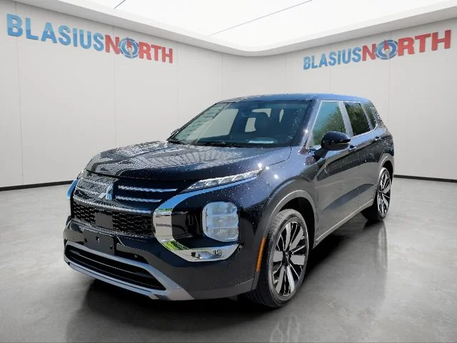 2025 Mitsubishi Outlander SE S-AWC's photo