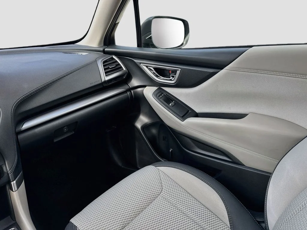 Used 2019 White Subaru Premium image 28