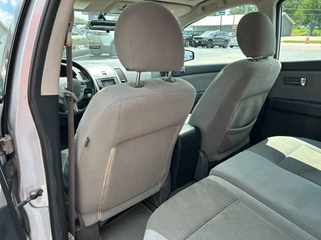 Used 2012 Silver Nissan 2.0 SR image 15