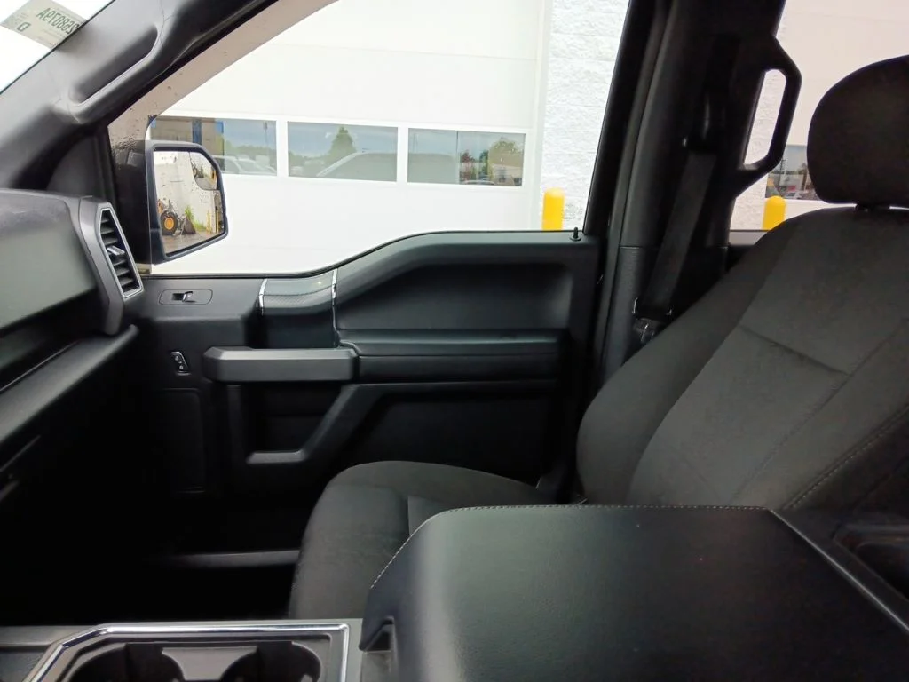 Used 2018 Shadow Black Ford XLT image 38