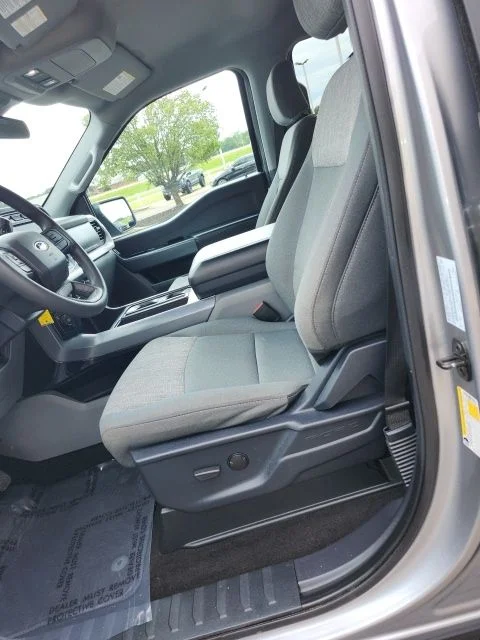 Used 2023 Silver Metallic Ford XLT image 31