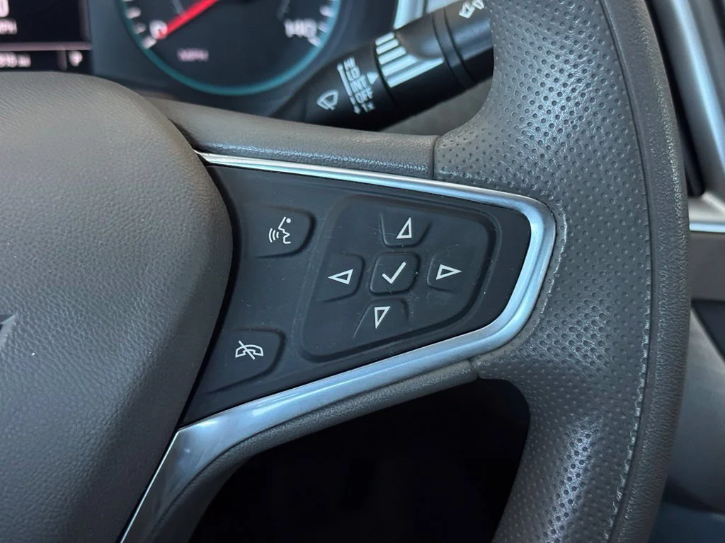 Used 2022 SUMMIT WHITE Chevrolet LT image 28