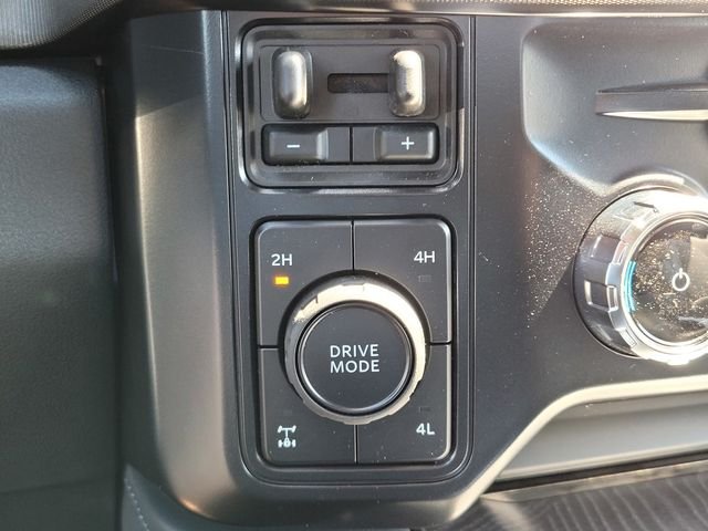 New 2025 Star White Metallic Tri-Coat Ford F-250® Platinum® image 37