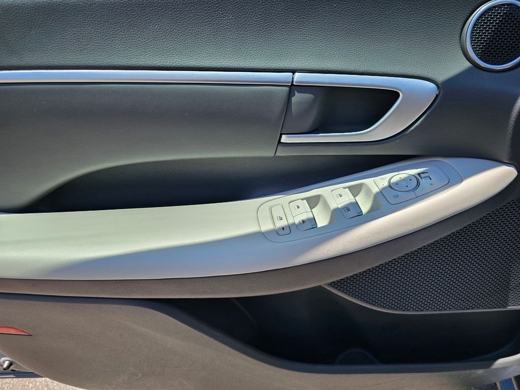 2025 Hyundai Sonata SEL - Photo 22