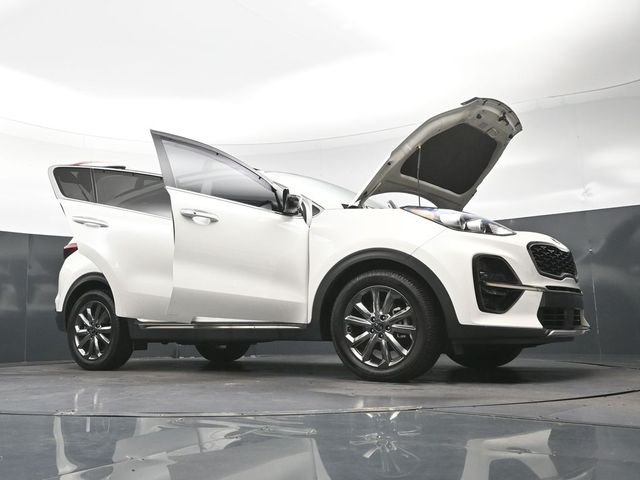 Used 2020 White Kia S image 35