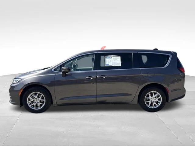 Used 2023 Gray Chrysler Touring L image 28