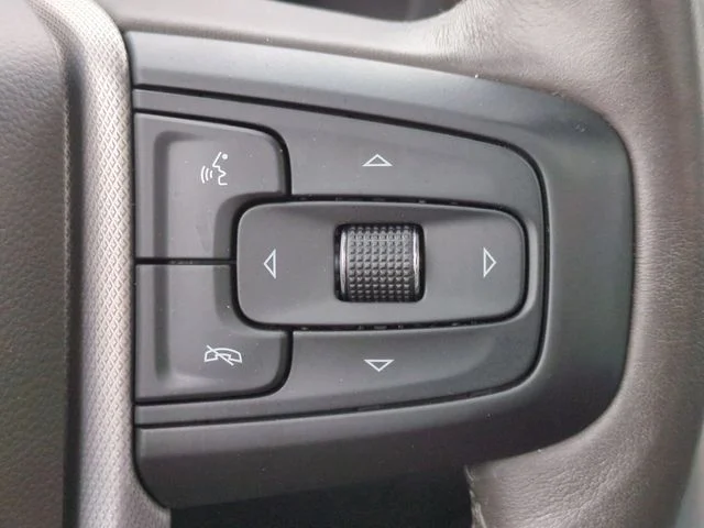 Used 2022 White GMC Denali image 18