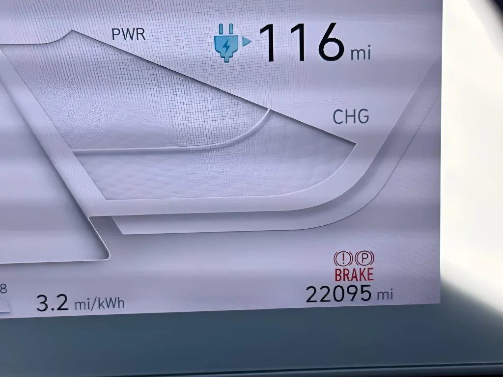 Used 2024 Green Hyundai SE image 20