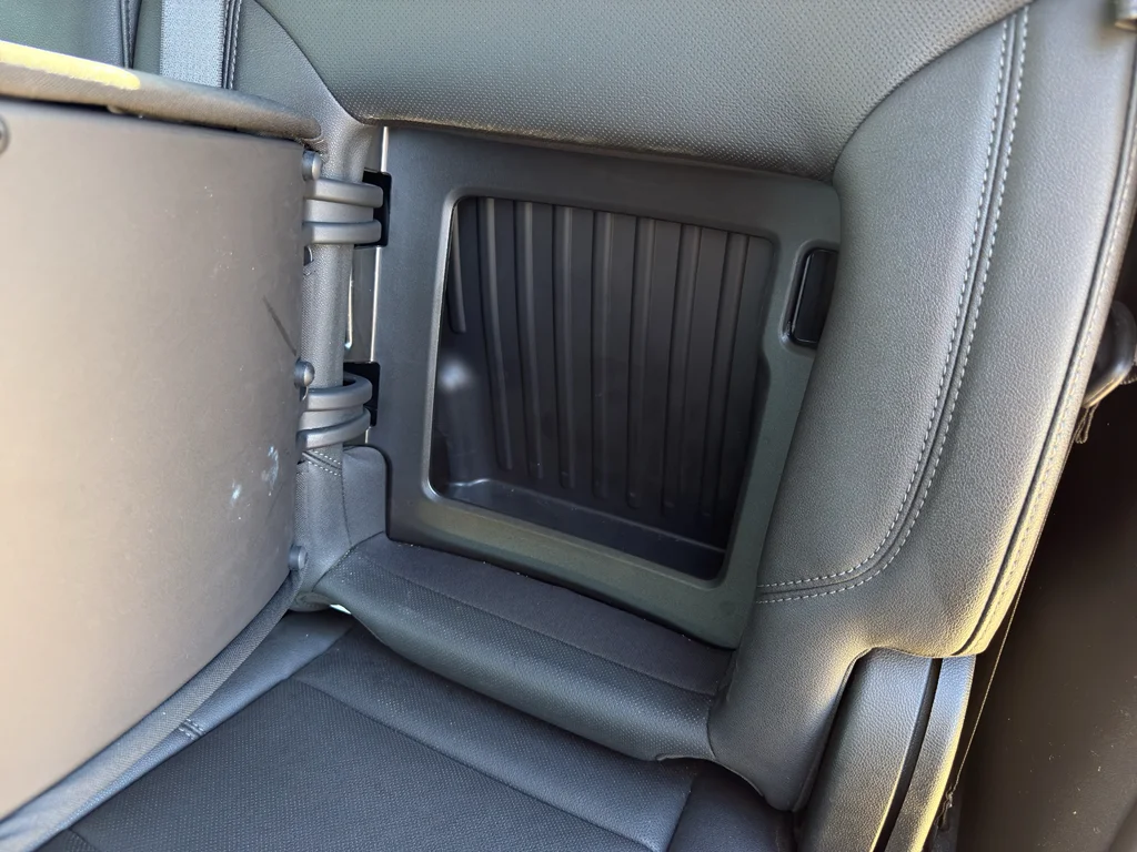 Used 2025 Summit White Chevrolet LTZ image 27