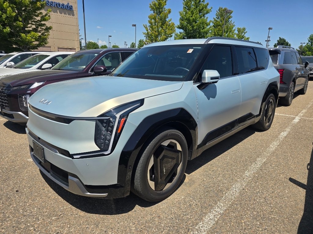 Used 2024 Ivory Silver Matte Kia Land image 1