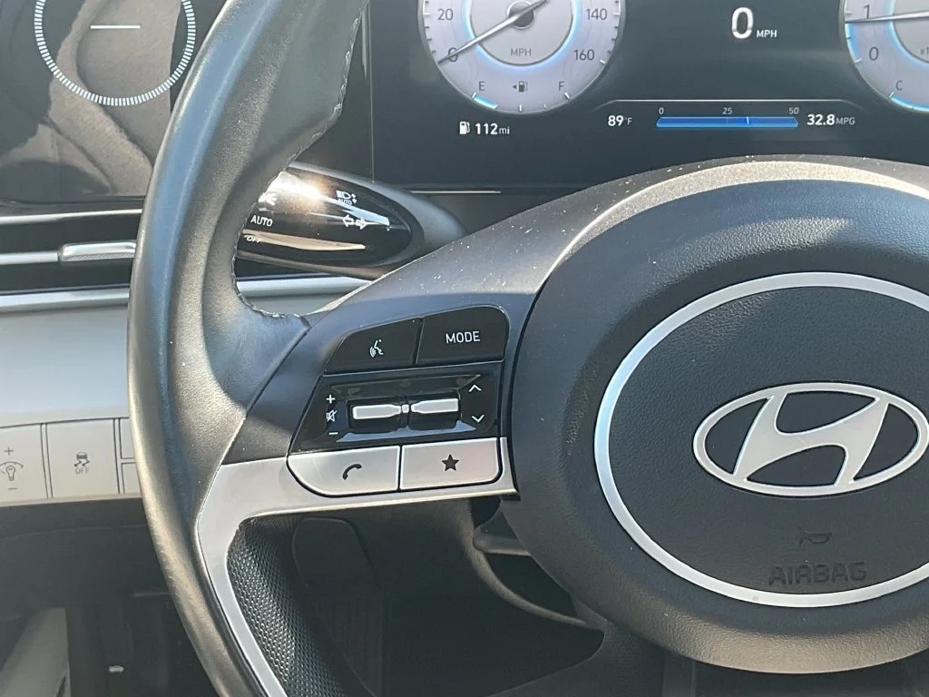 Used 2025 White Hyundai Limited image 21