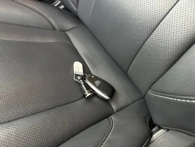 Used 2022 Silver Subaru Limited image 27
