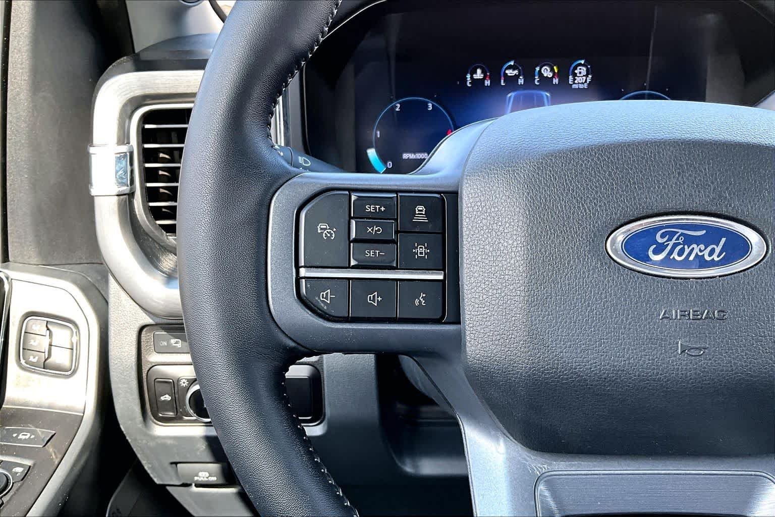 Used 2023 Iconic Silver Metallic Ford LARIAT image 21