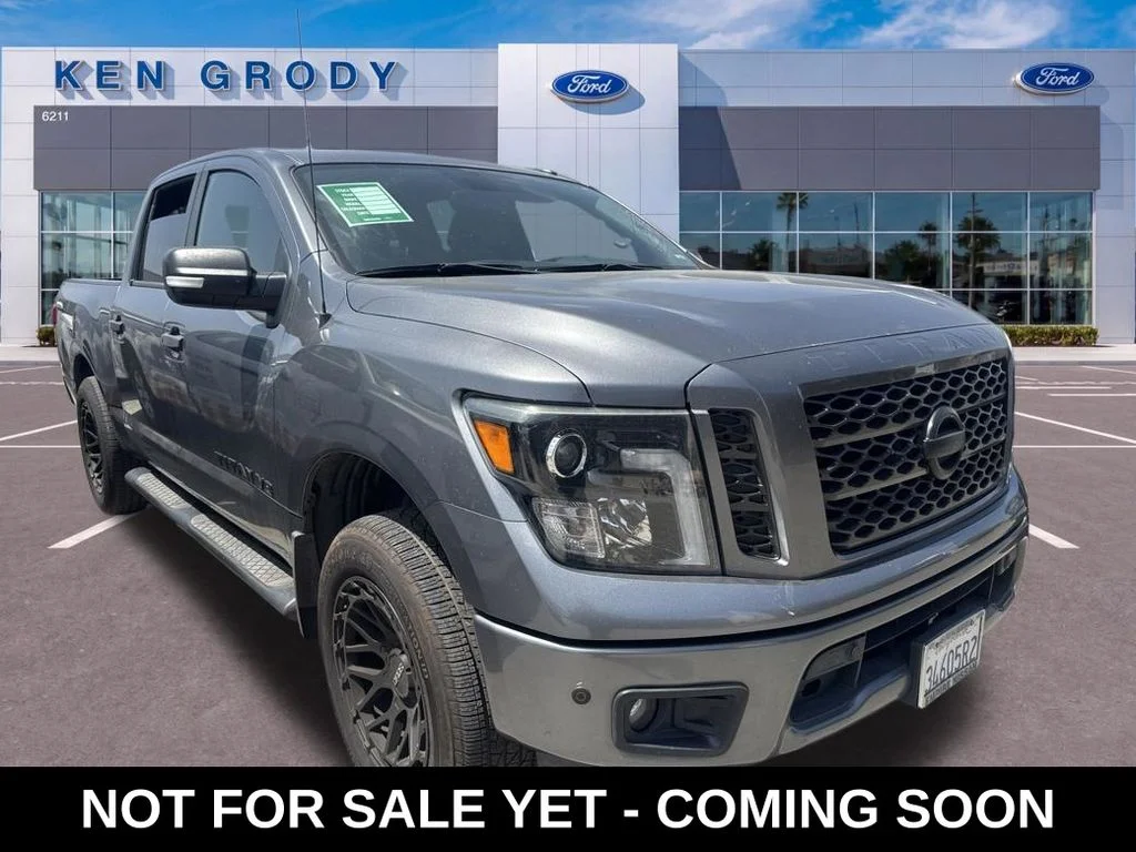 2019 Nissan Titan SV RWD photo