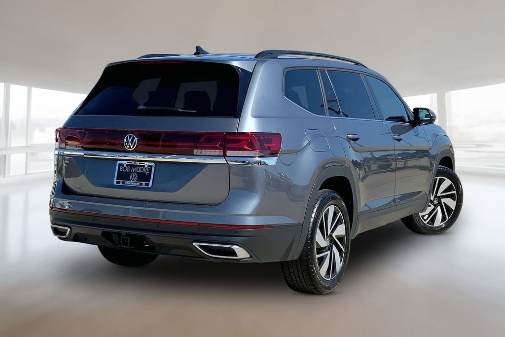 Used 2025 Silver Volkswagen 2.0T SE w/Technology image 2