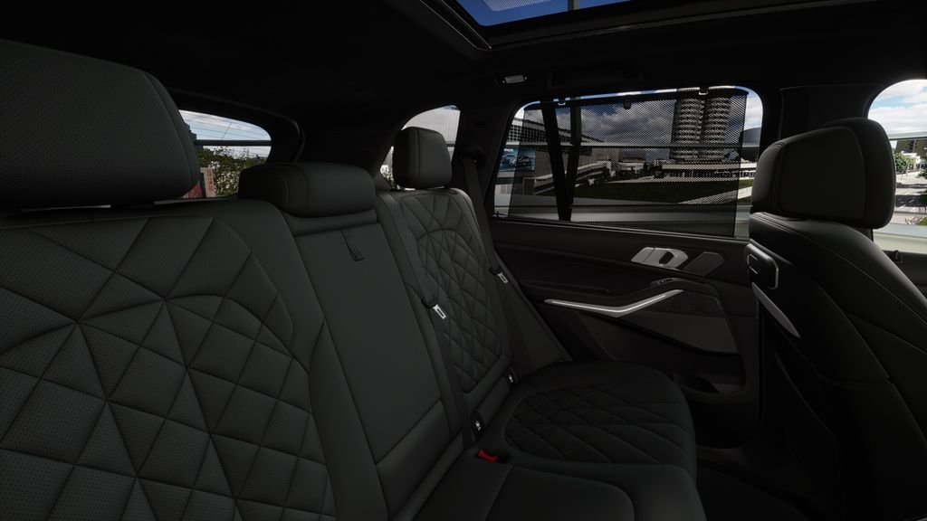 Used 2026 Skyscraper Grey Metallic BMW M60i image 38