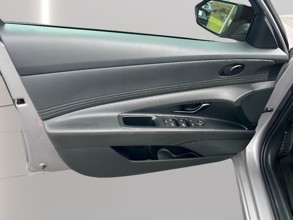 2025 Hyundai Elantra SEL - Photo 19