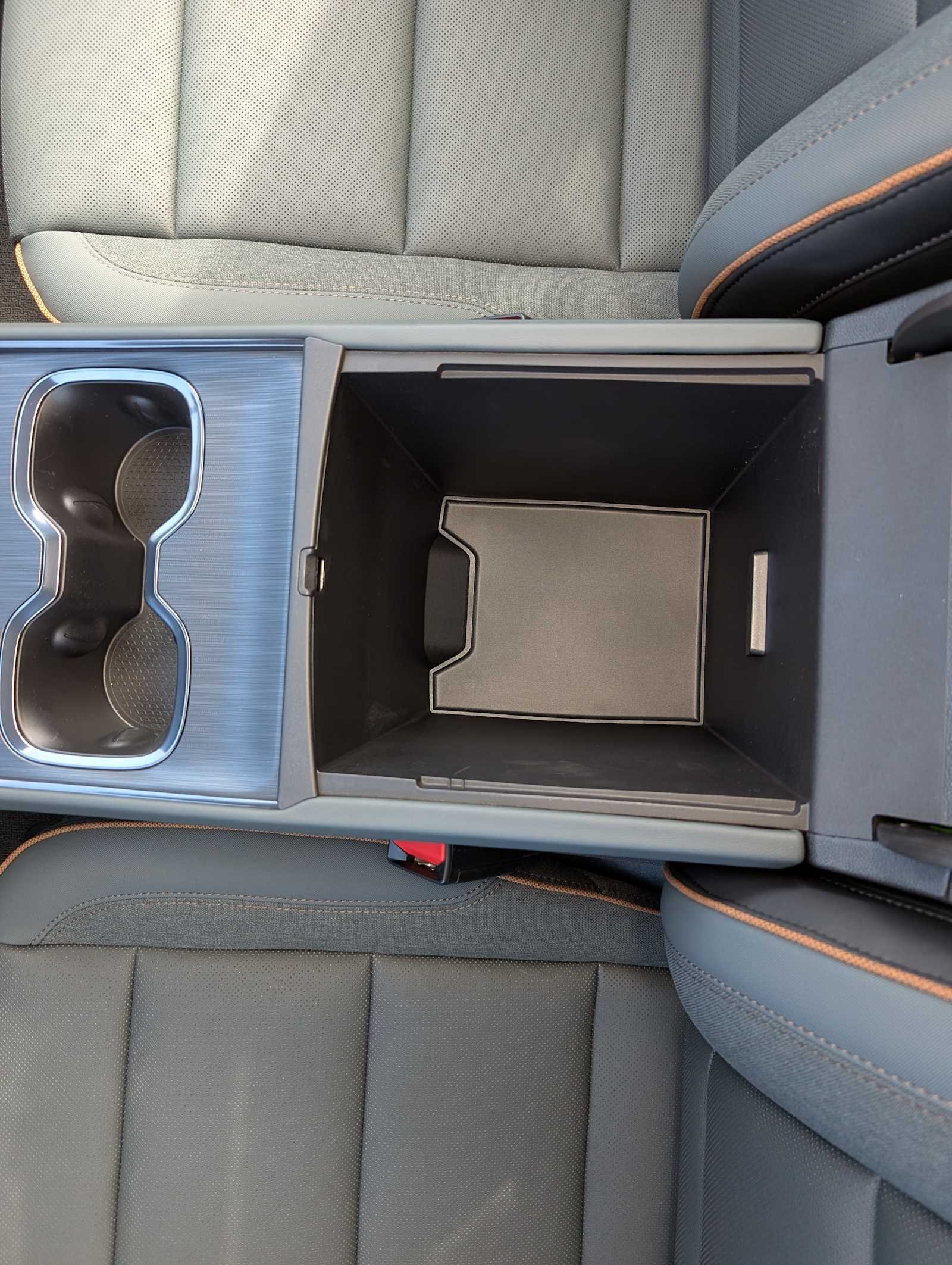 2026 GMC Acadia AT4 - Photo 15